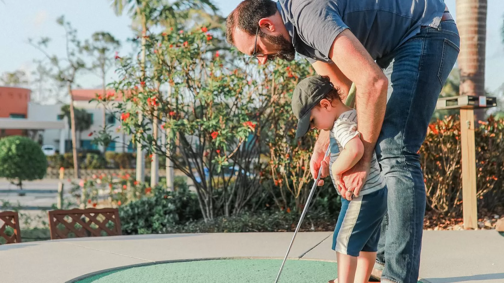 family kids mini golf
